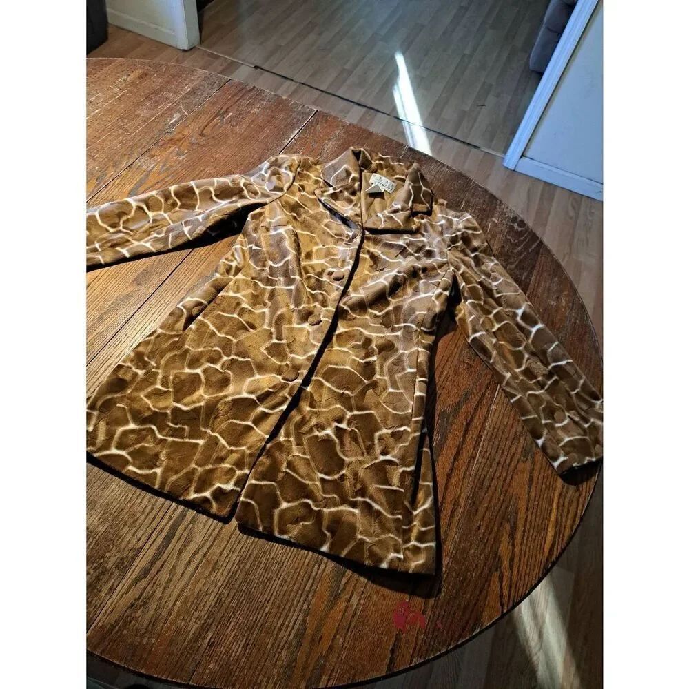 Small Real Comfort Faux Giraffe Print Long Sleeve Button Front Coat Jacket